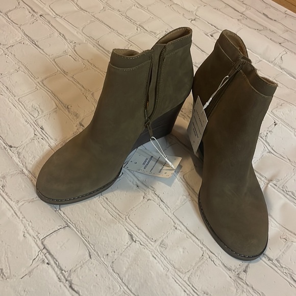 NWT Lucky Brand US 8 1/2 Green Suede YIMINA Ankle Boots Zip Up Booties - Picture 5 of 6